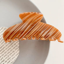 Load image into Gallery viewer, Parisian Hair Claw Clip