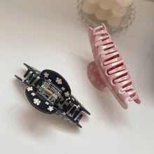 Load image into Gallery viewer, Petal Perfect Hair Claw Clip