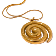 Load image into Gallery viewer, Solara Pendant Necklace