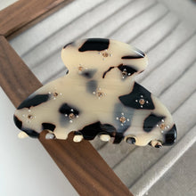 Load image into Gallery viewer, Luxe Pearl Clip