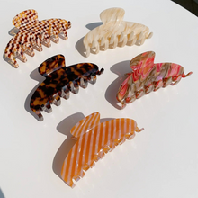 Load image into Gallery viewer, Parisian Hair Claw Clip