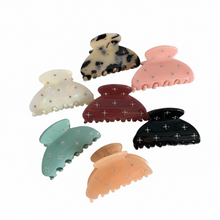 Load image into Gallery viewer, Luxe Pearl Clip