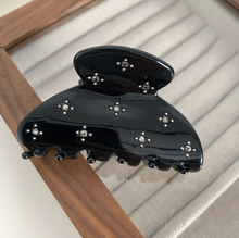 Load image into Gallery viewer, Luxe Pearl Clip