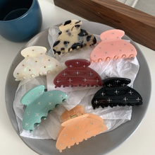 Load image into Gallery viewer, Luxe Pearl Clip