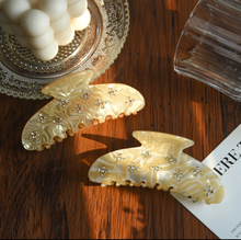 Load image into Gallery viewer, Lustre Hair Clip