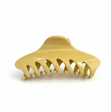 Load image into Gallery viewer, Banana Clip