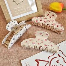 Load image into Gallery viewer, Blossom Belle Clip