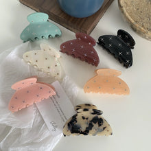 Load image into Gallery viewer, Luxe Pearl Clip