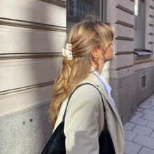 Load image into Gallery viewer, Vintage Cherry Clip