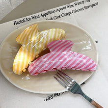 Load image into Gallery viewer, Beau Striped Clip