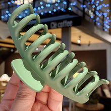 Load image into Gallery viewer, Pearl Matte Clip