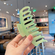 Load image into Gallery viewer, Pearl Clip