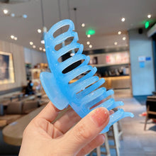 Load image into Gallery viewer, Pearl Clip