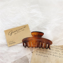 Load image into Gallery viewer, Pearl Clip