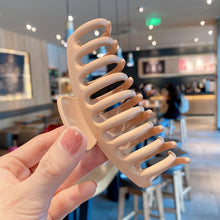 Load image into Gallery viewer, Pearl Gloss Clip