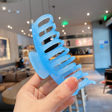 Load image into Gallery viewer, Pearl Gloss Clip