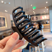 Load image into Gallery viewer, Pearl Gloss Clip