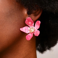 Load image into Gallery viewer, Petal Whisper Earring
