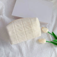 Load image into Gallery viewer, Velvet Makeup Bag
