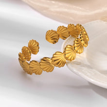 Load image into Gallery viewer, Shell Wave Bracelet
