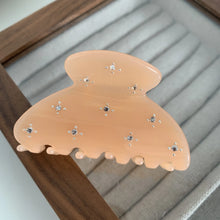 Load image into Gallery viewer, Luxe Pearl Clip
