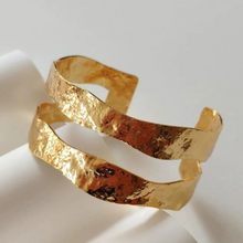 Load image into Gallery viewer, Valentina Bracelet
