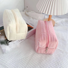 Load image into Gallery viewer, Velvet Makeup Bag
