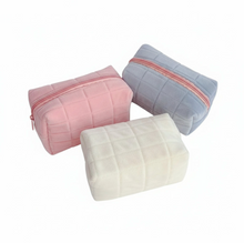 Load image into Gallery viewer, Velvet Makeup Bag
